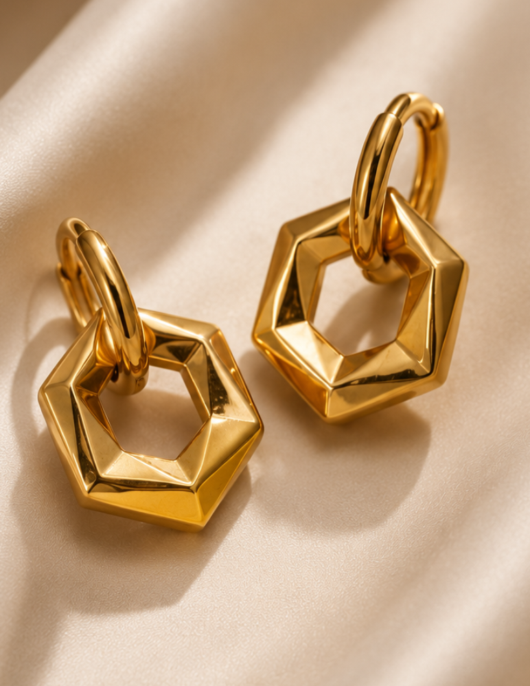 Pendiente Exagonal  Chapado en Oro 18k y stail Steel