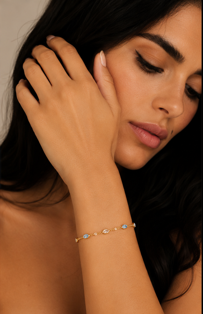 Pulsera Elegante Fina en Chapado Oro 18k Circonitas /Azules