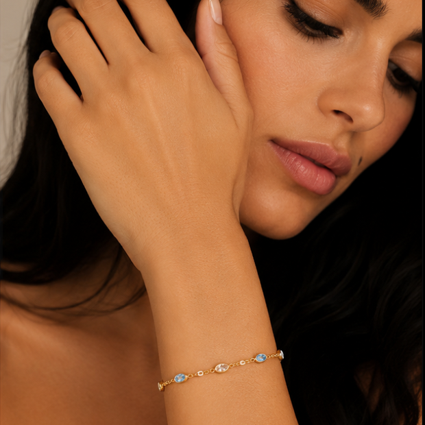 Pulsera Elegante Fina en Chapado Oro 18k Circonitas /Azules