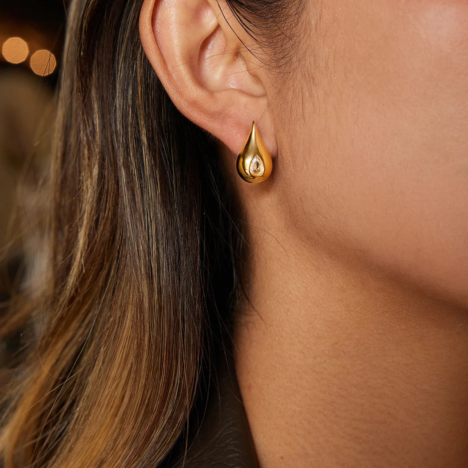 Pendiente Forma Gota Chapado Oro 18k con Brillante